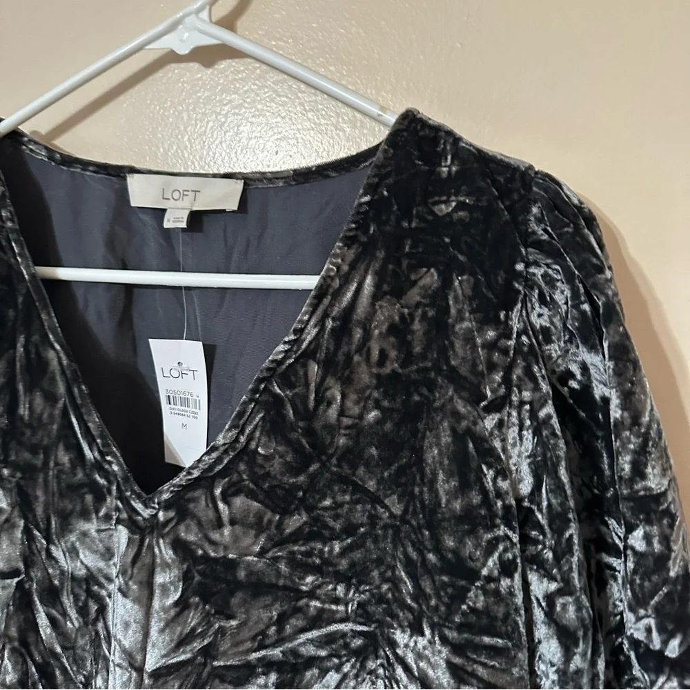 LOFT Crushed Velvet Puff Sleeve Top Short Sleeves Grey Medium new with tags
